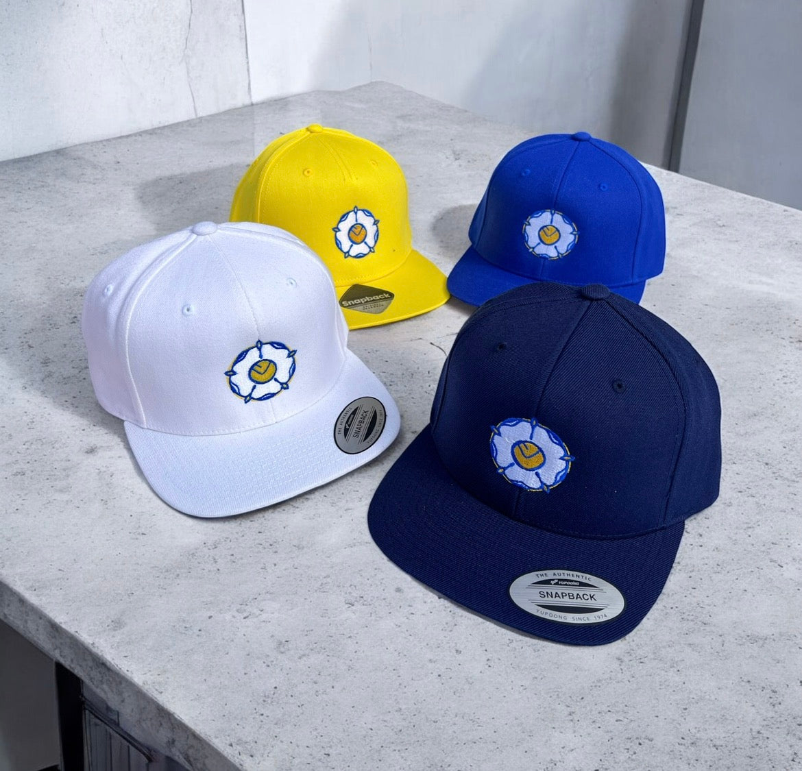 SMILEY ROSE FLAT PEAK CAPS